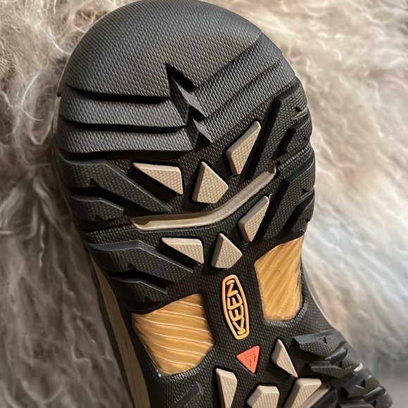 NWOB $219 KEEN
MEN'S TARGHEE III WATERPROOF BOOT - Picture 12 of 12